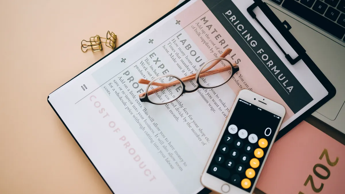 AI Writing Tools Pricing Comparison: Subscriptions vs Tokens